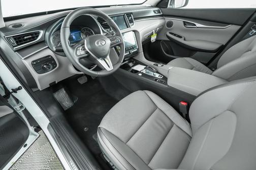 2025 INFINITI QX50 Luxe