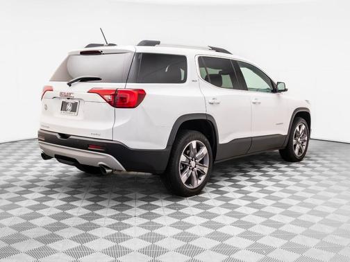 White Frost Tri-Coat 2019 GMC Acadia SLT-2