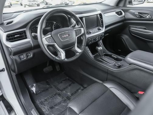 White Frost Tri-Coat 2019 GMC Acadia SLT-2