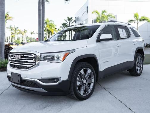 White Frost Tri-Coat 2019 GMC Acadia SLT-2