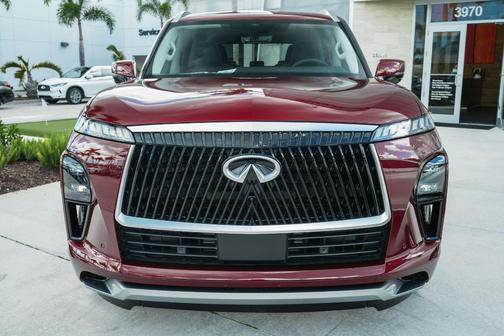 2025 INFINITI QX80 Luxe