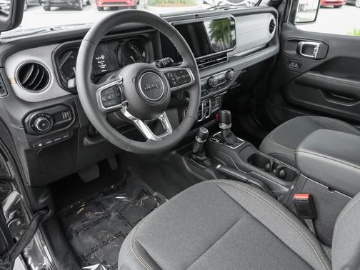 Granite Crystal Clearcoat Metallic 2025 Jeep Wrangler 4xe Sahara