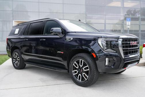 Midnight Blue Metallic 2023 GMC Yukon XL AT4