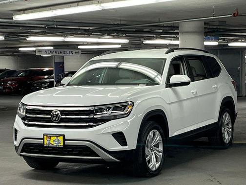 Pure White 2023 Volkswagen Atlas 3.6L SE w/Technology