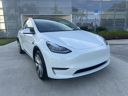 2022 Tesla Model Y Long Range