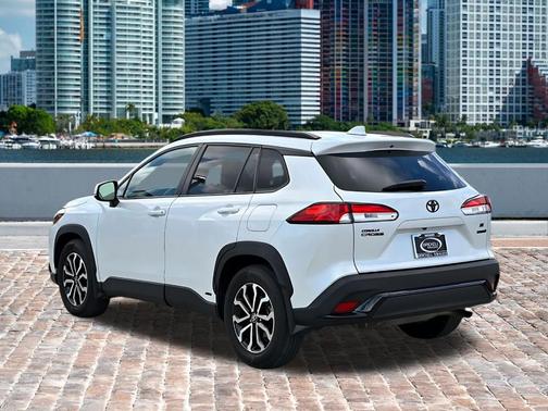 Wind Chill Pearl 2023 Toyota Corolla Cross Hybrid SE