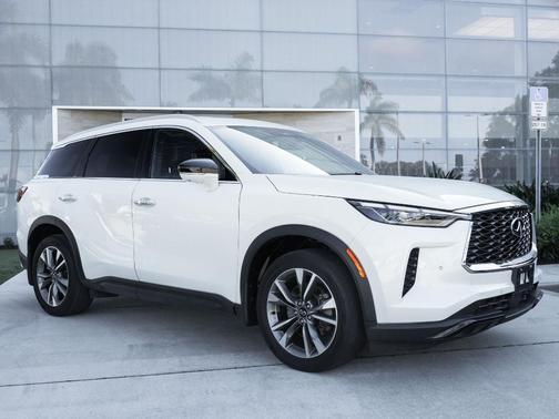 Majestic White 2023 INFINITI QX60 Luxe