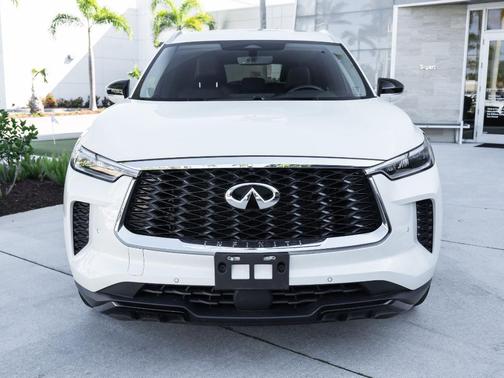 Majestic White 2023 INFINITI QX60 Luxe