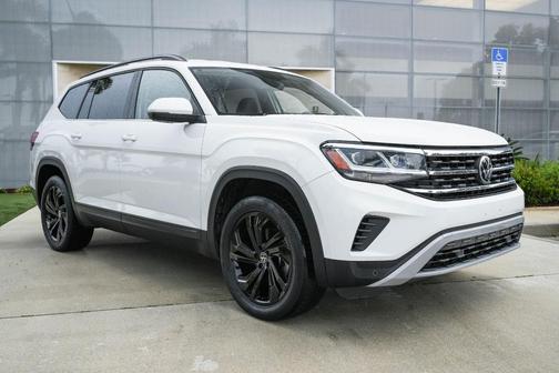 2022 Volkswagen Atlas 3.6L SE w/Technology