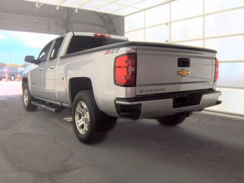 Silver Ice Metallic 2018 Chevrolet Silverado 1500 LT