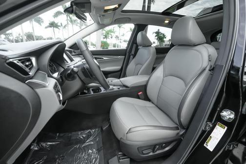 2025 INFINITI QX50 Luxe