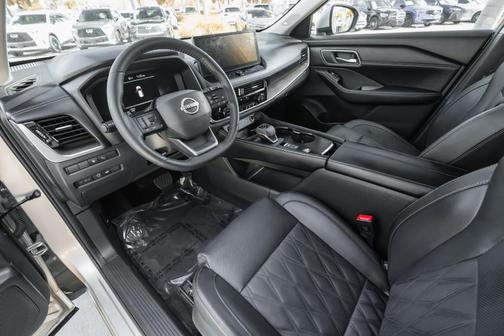 2025 Nissan Rogue Platinum