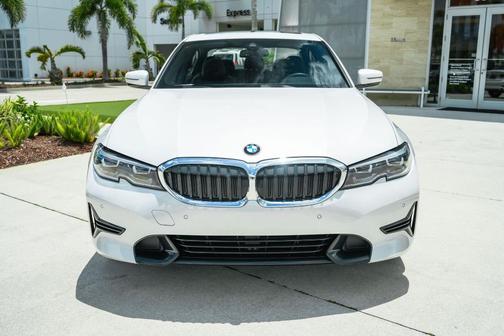 2022 BMW 330 i