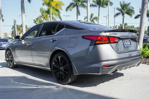 2022 Nissan Altima 2.5 SR