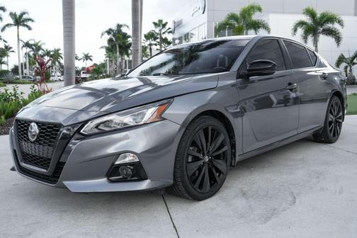 2022 Nissan Altima 2.5 SR