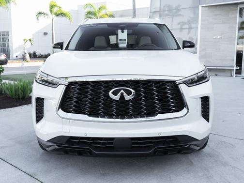 Majestic White 2023 INFINITI QX60 Luxe