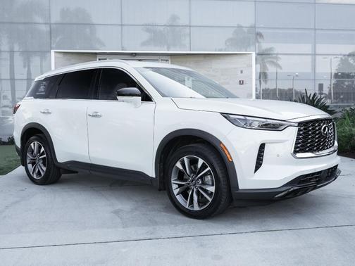 Majestic White 2023 INFINITI QX60 Luxe