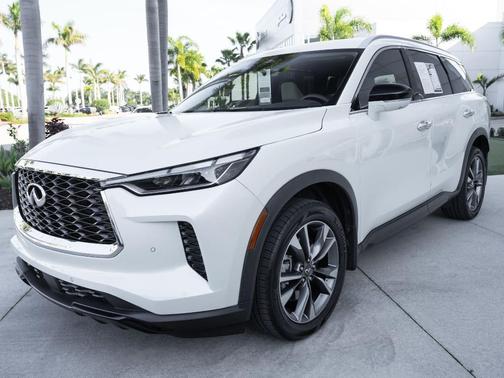 Majestic White 2023 INFINITI QX60 Luxe
