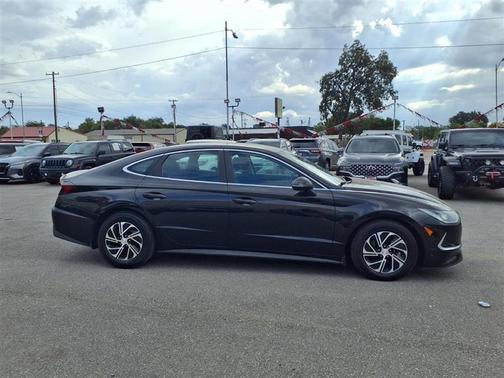 Black 2022 Hyundai SONATA Hybrid Blue