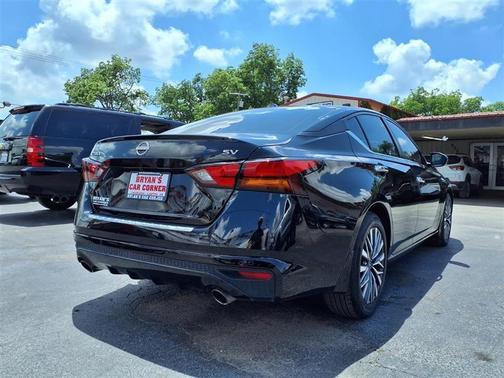 Black 2023 Nissan Altima 2.5 SV