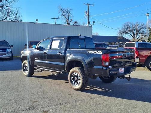 Black 2019 Toyota Tacoma SR5
