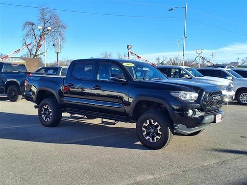 Black 2019 Toyota Tacoma SR5