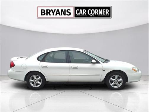 White 2002 Ford Taurus SES