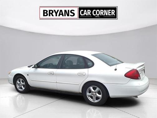 White 2002 Ford Taurus SES