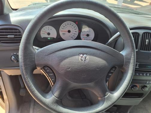 2005 Dodge Caravan SE
