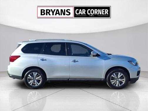 2020 Nissan Pathfinder SL