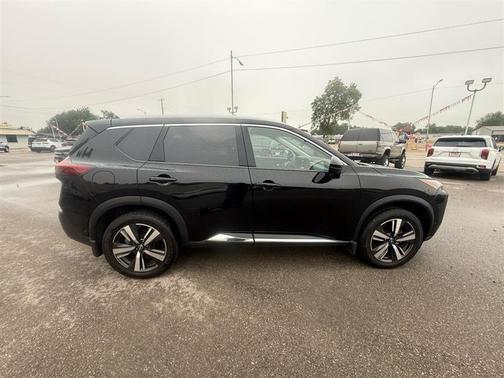 Black 2023 Nissan Rogue SL