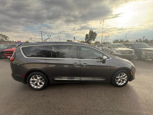 2019 Chrysler Pacifica Limited