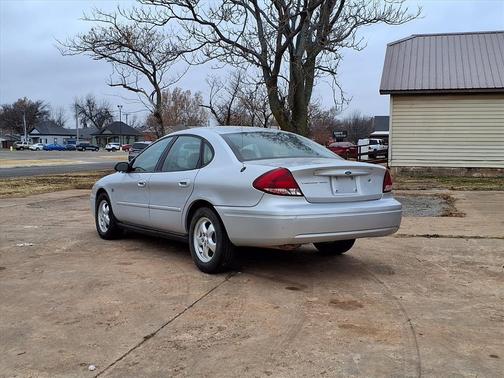 2004 Ford Taurus SES