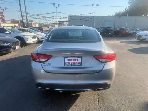 2016 Chrysler 200 Limited