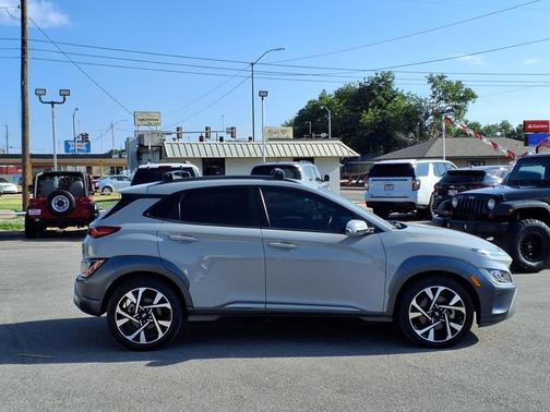 2022 Hyundai KONA Limited