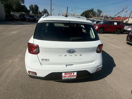 2023 Hyundai VENUE SEL