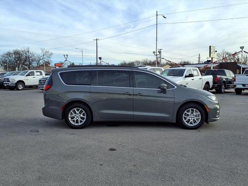 2022 Chrysler Pacifica Touring-L