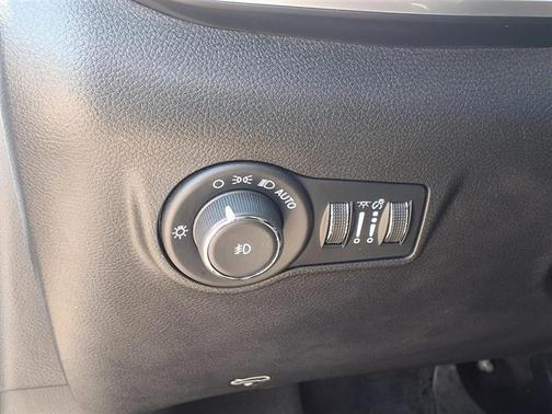 White 2025 Jeep Compass Limited