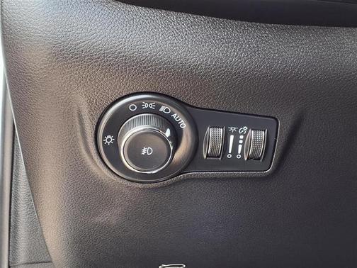 White 2025 Jeep Compass Trailhawk