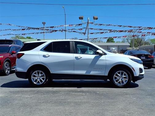 Off White 2024 Chevrolet Equinox LT