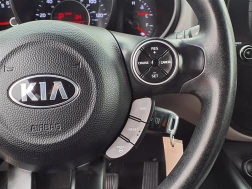 Black 2014 Kia Soul Base