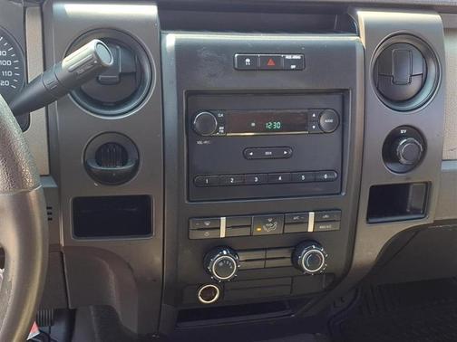 White 2010 Ford F-150 XL SuperCab