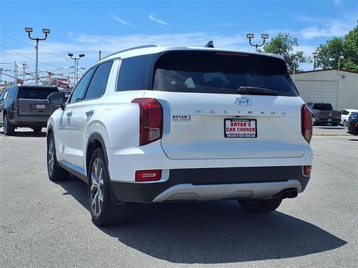 White 2022 Hyundai PALISADE SEL
