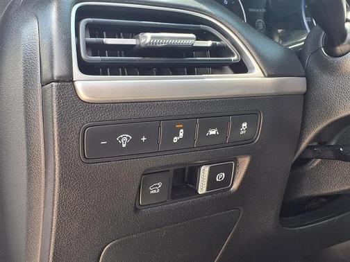 White 2022 Hyundai PALISADE SEL