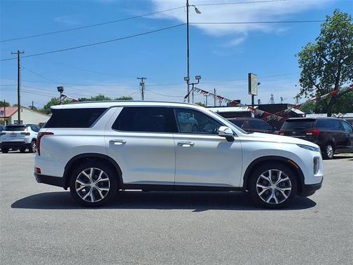 White 2022 Hyundai PALISADE SEL