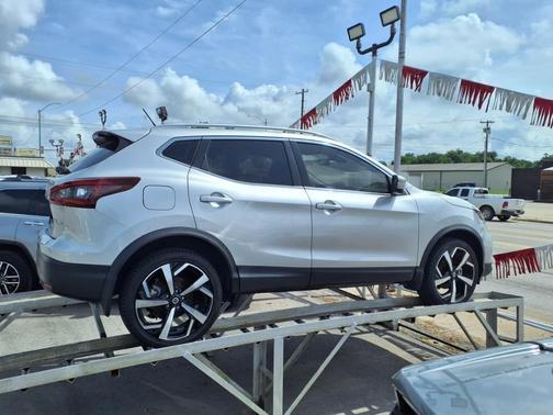 2022 Nissan Rogue Sport SL