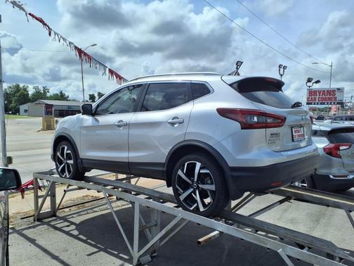 2022 Nissan Rogue Sport SL