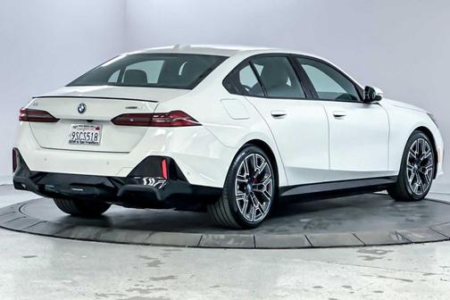 2025 BMW i5 eDrive40