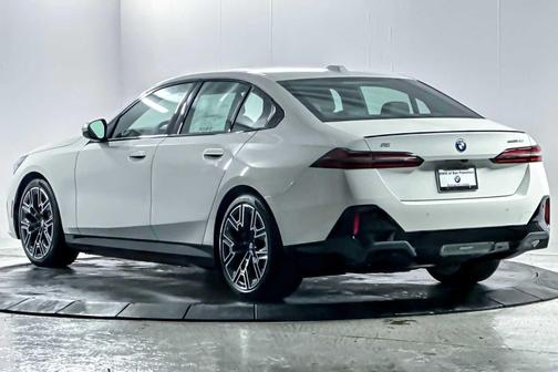 2025 BMW i5 eDrive40