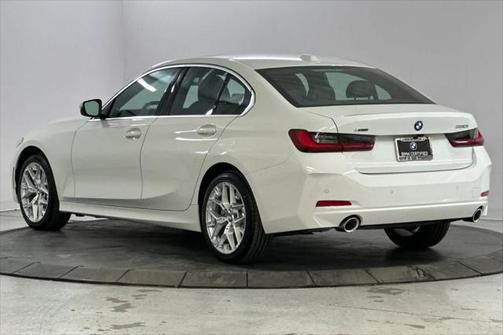 2025 BMW 330 i xDrive